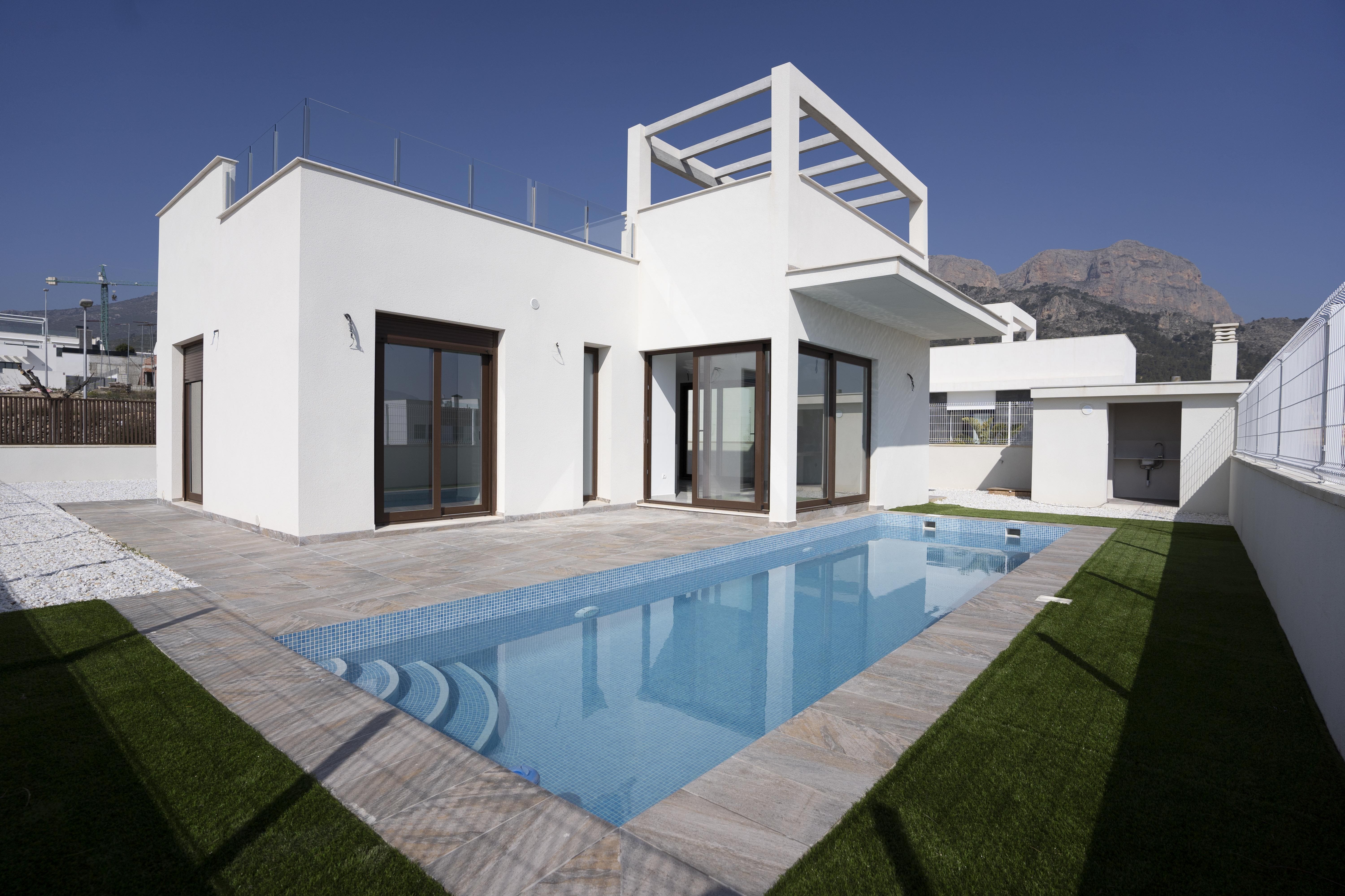 Located in the charming town of Polop, this detached villa offers an ideal setting for those seeking