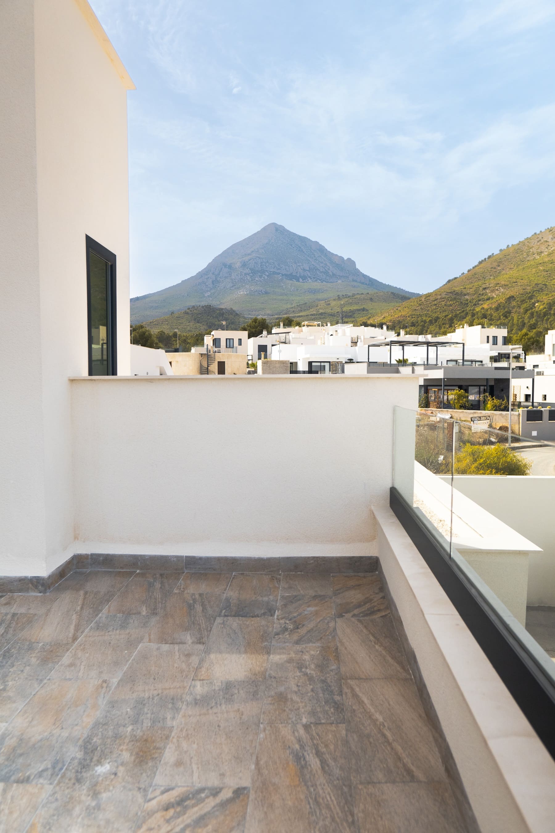 Located in the charming town of Polop, this detached villa offers an ideal setting for those seeking