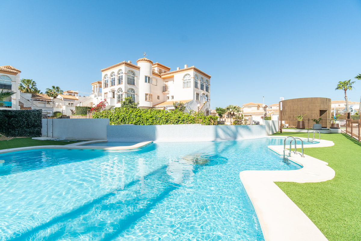 Master bedroom in ground_floor for sale in Orihuela Costa
