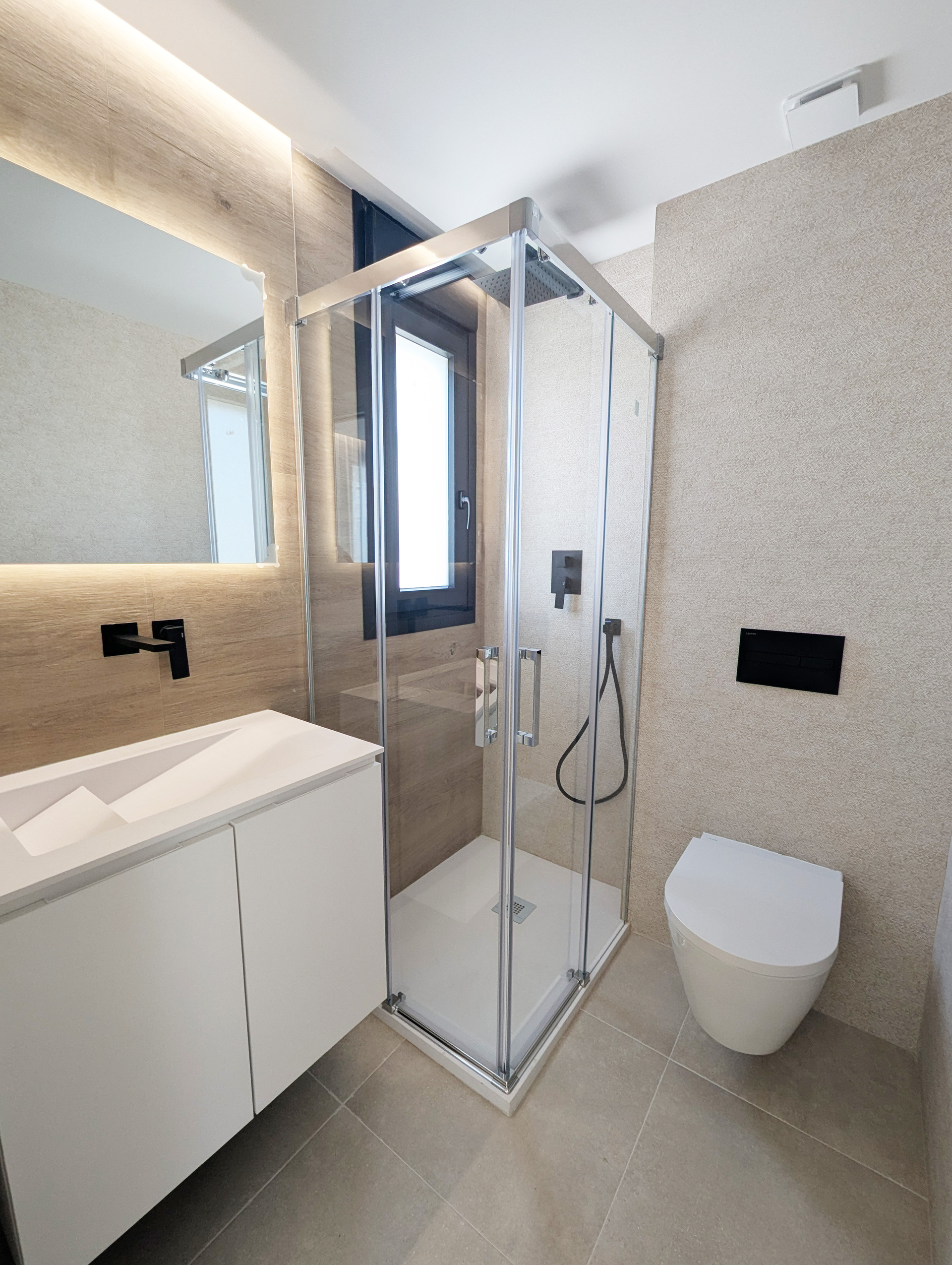Master bedroom in ground_floor for sale in Dénia