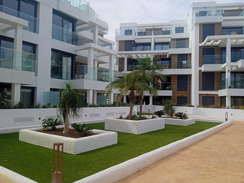 Terrace in ground_floor for sale in Dénia