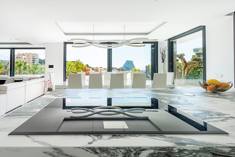 Master bedroom in villa for sale in Calpe