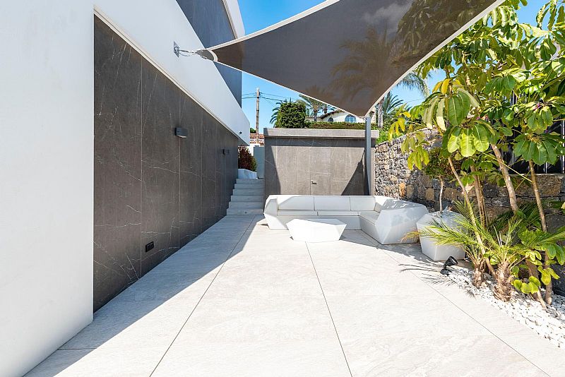 Bathroom in villa for sale in Calpe