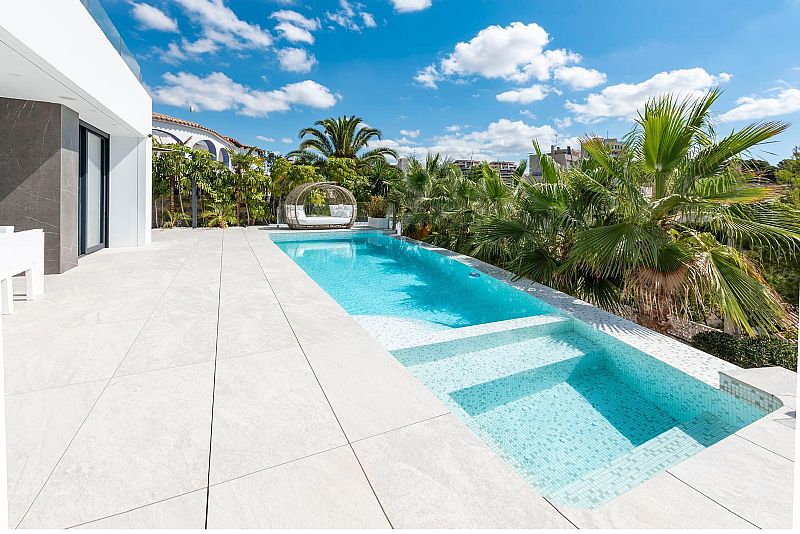 Terrace in villa for sale in Calpe