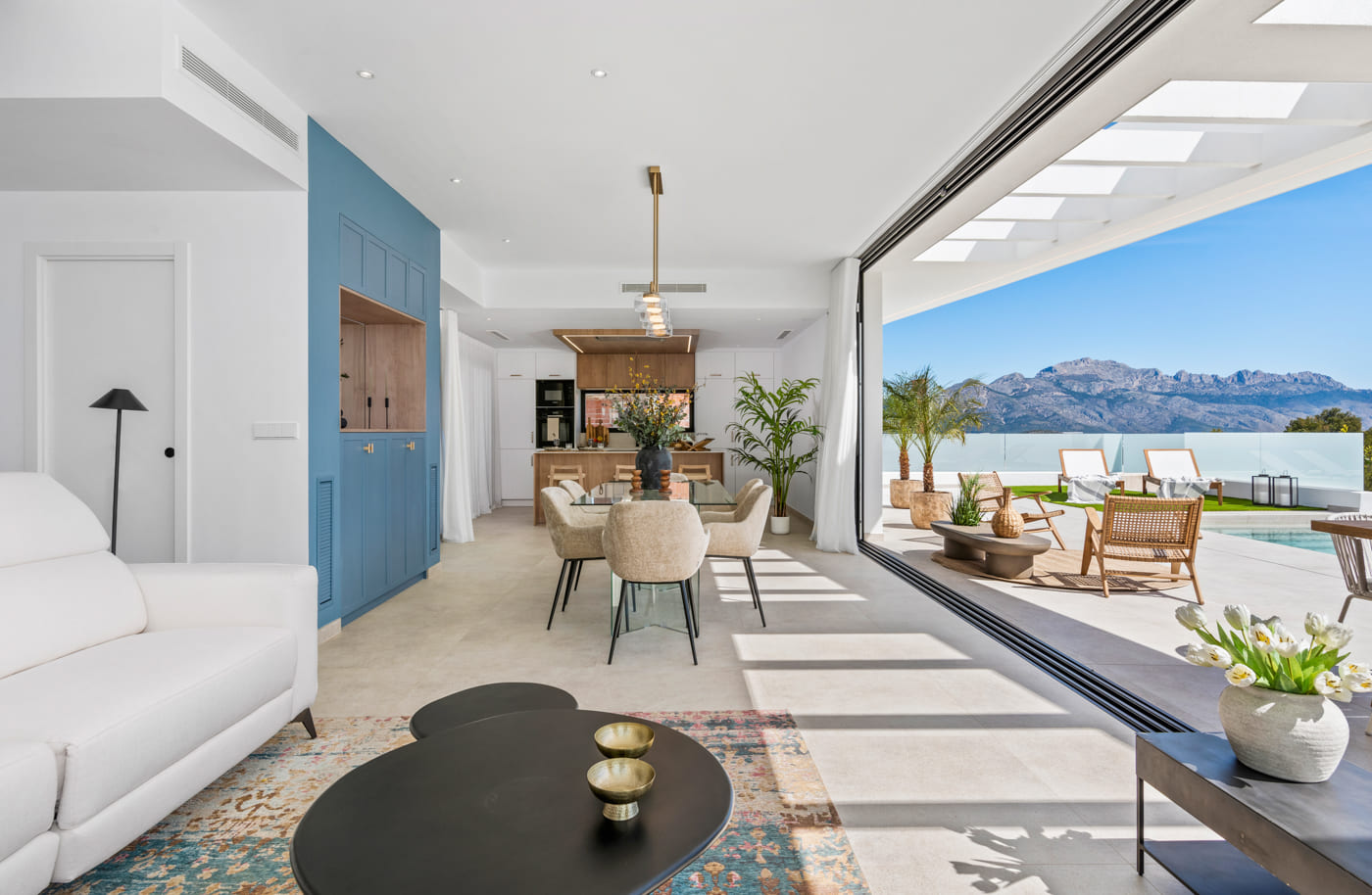 Dining area in villa for sale in Polop