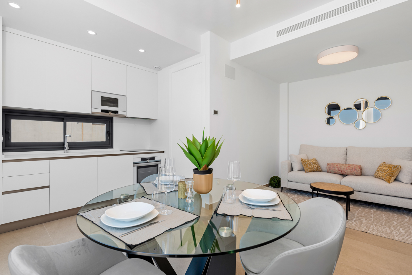 Dining area in villa for sale in Dehesa de Campoamor