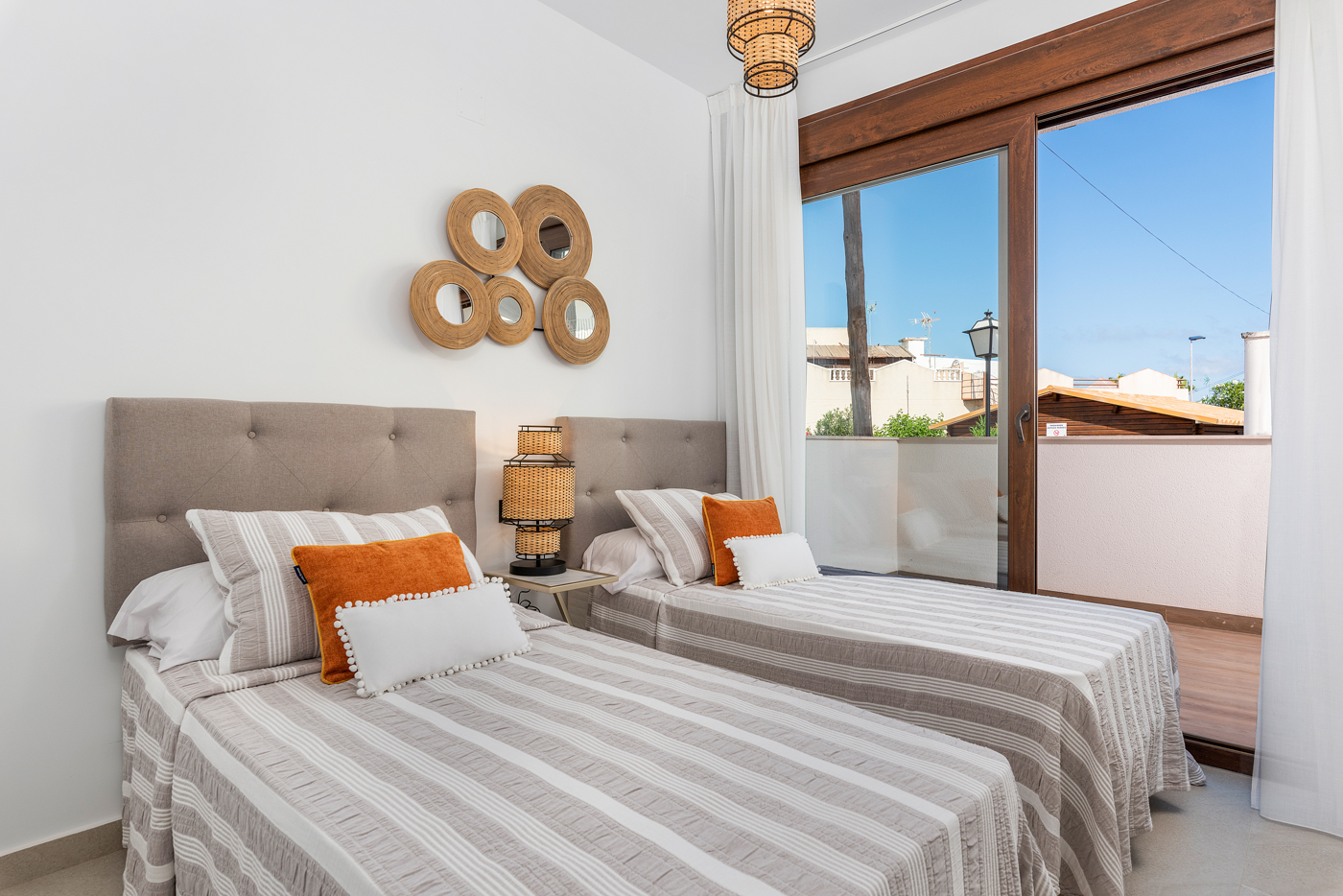 Dining area in low_bungalow for sale in Torrevieja