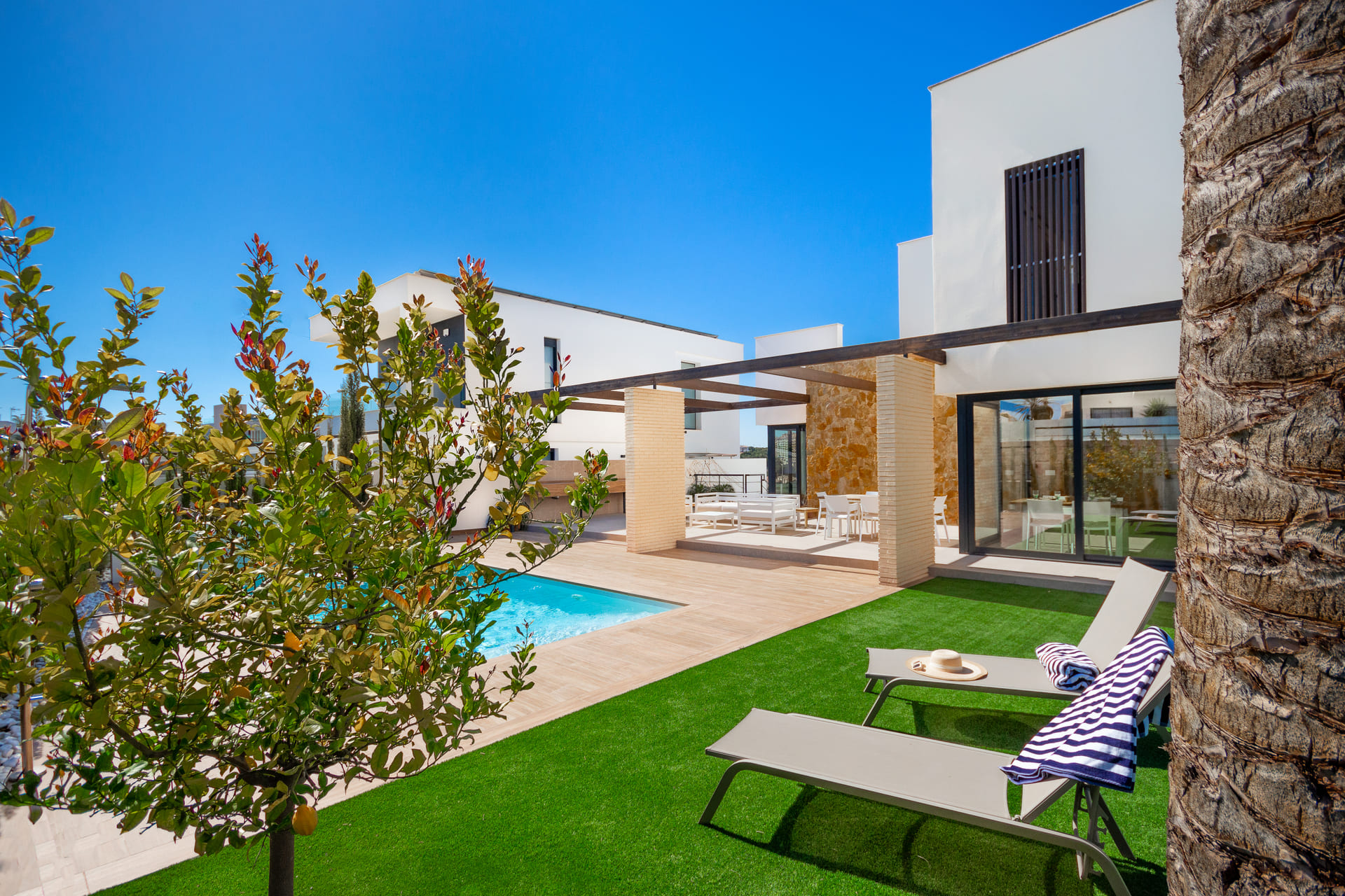 Exterior view in villa for sale in Orihuela Costa