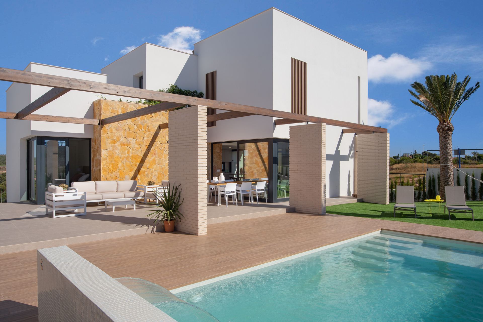 Dining area in villa for sale in Orihuela Costa