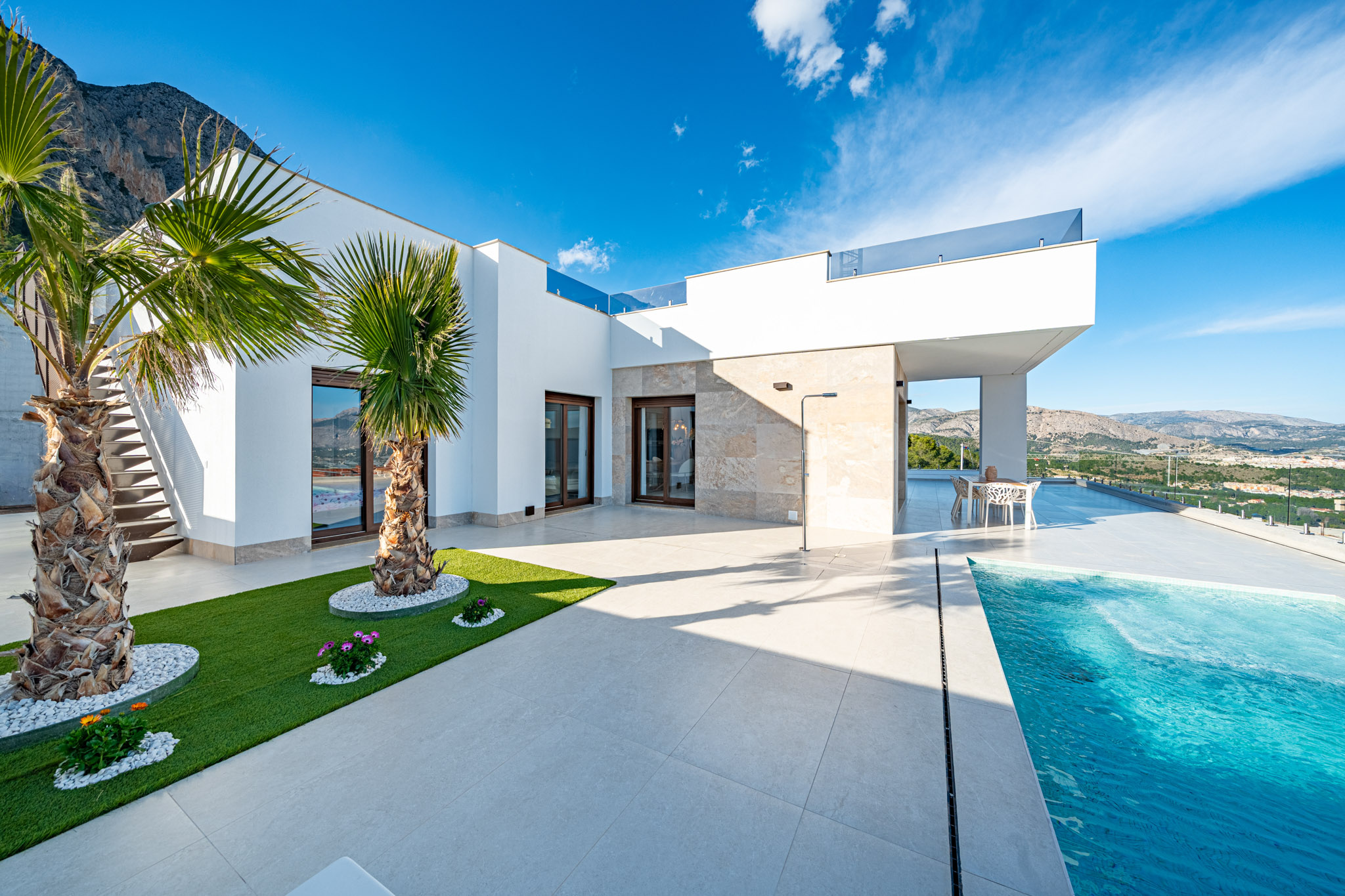 Bathroom in villa for sale in Polop