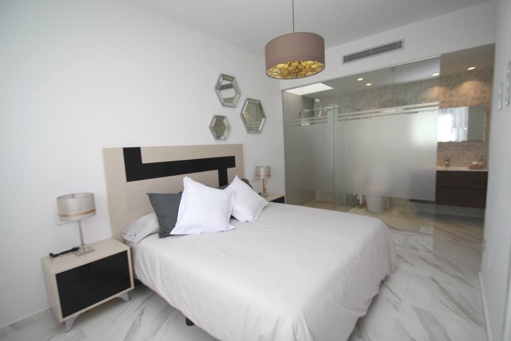 Master bedroom in villa for sale in San Miguel de Salinas