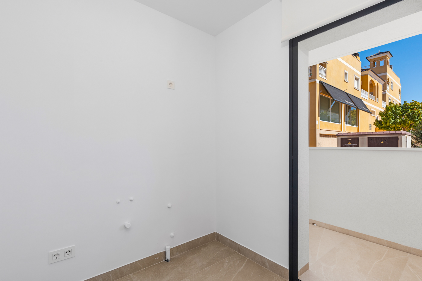 Garden in penthouse for sale in Benijófar
