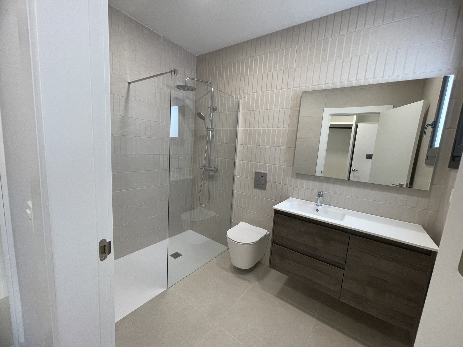 Terrace in villa for sale in Heredades