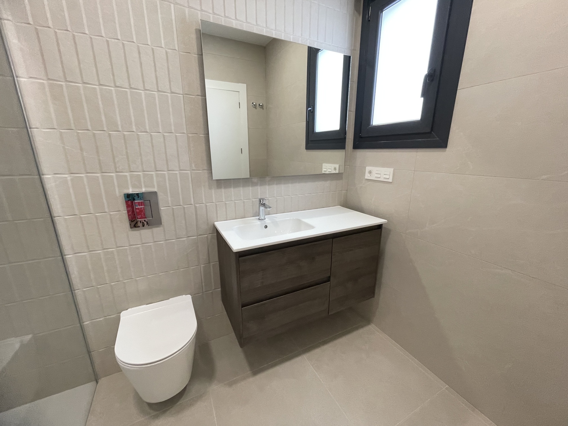 Garden in villa for sale in Heredades