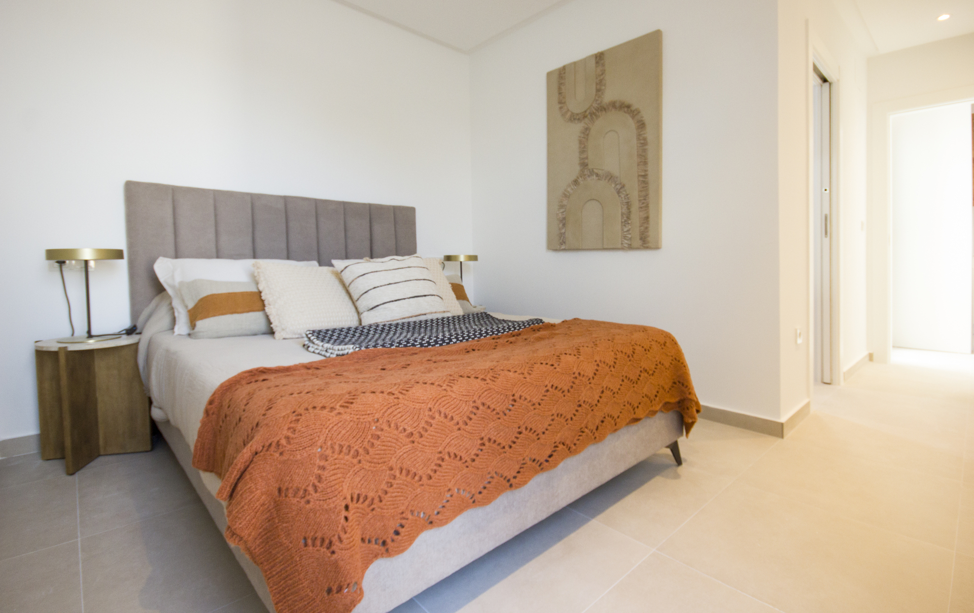 Located in the charming municipality of San Fulgencio, this residential complex offers a selection o