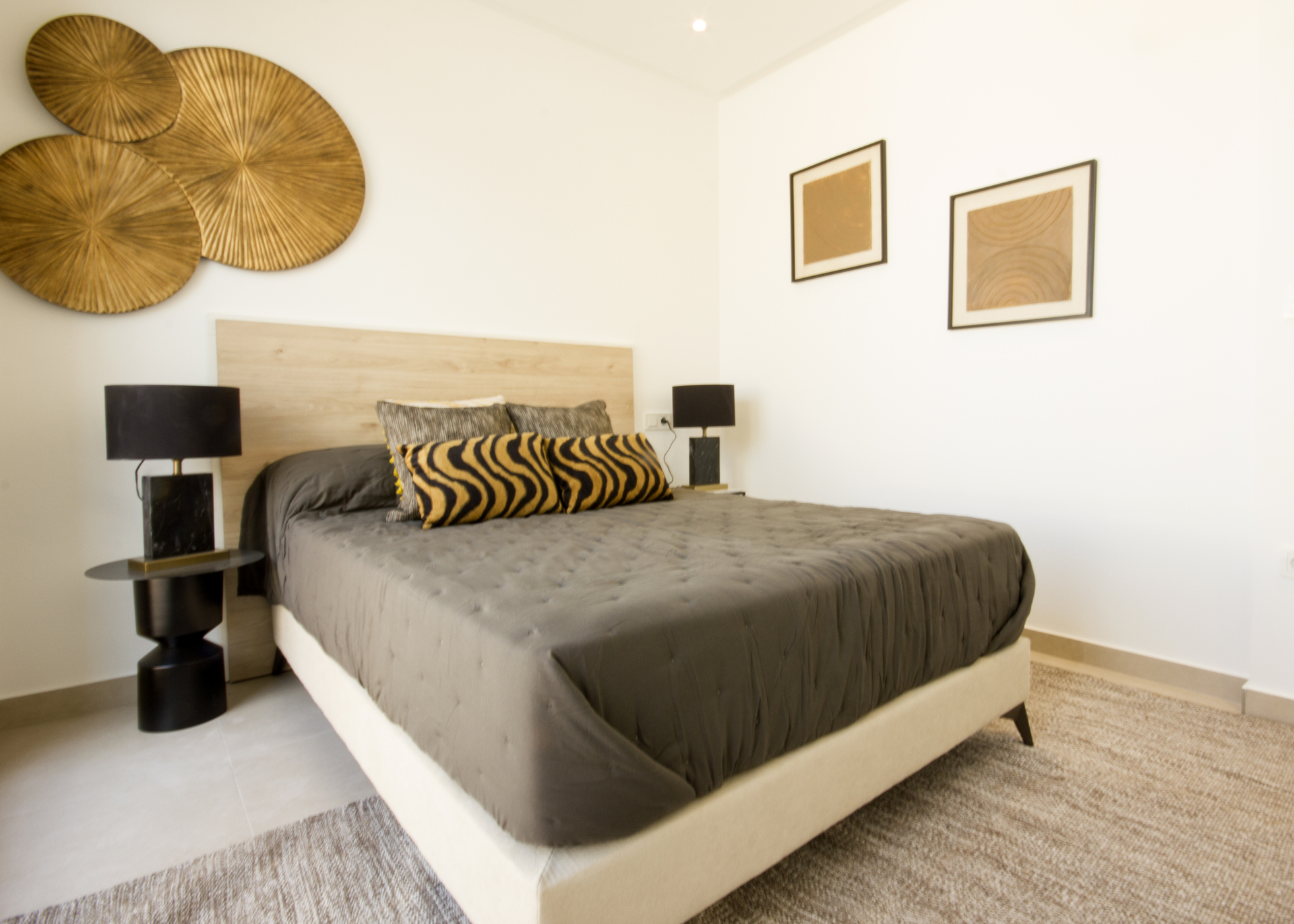 Located in the charming municipality of San Fulgencio, this residential complex offers a selection o