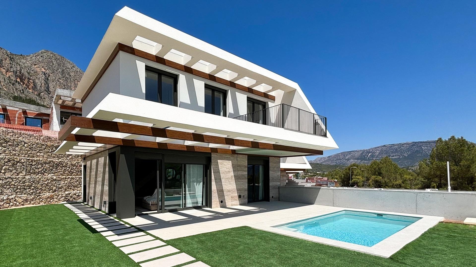 Bedroom in villa for sale in Polop