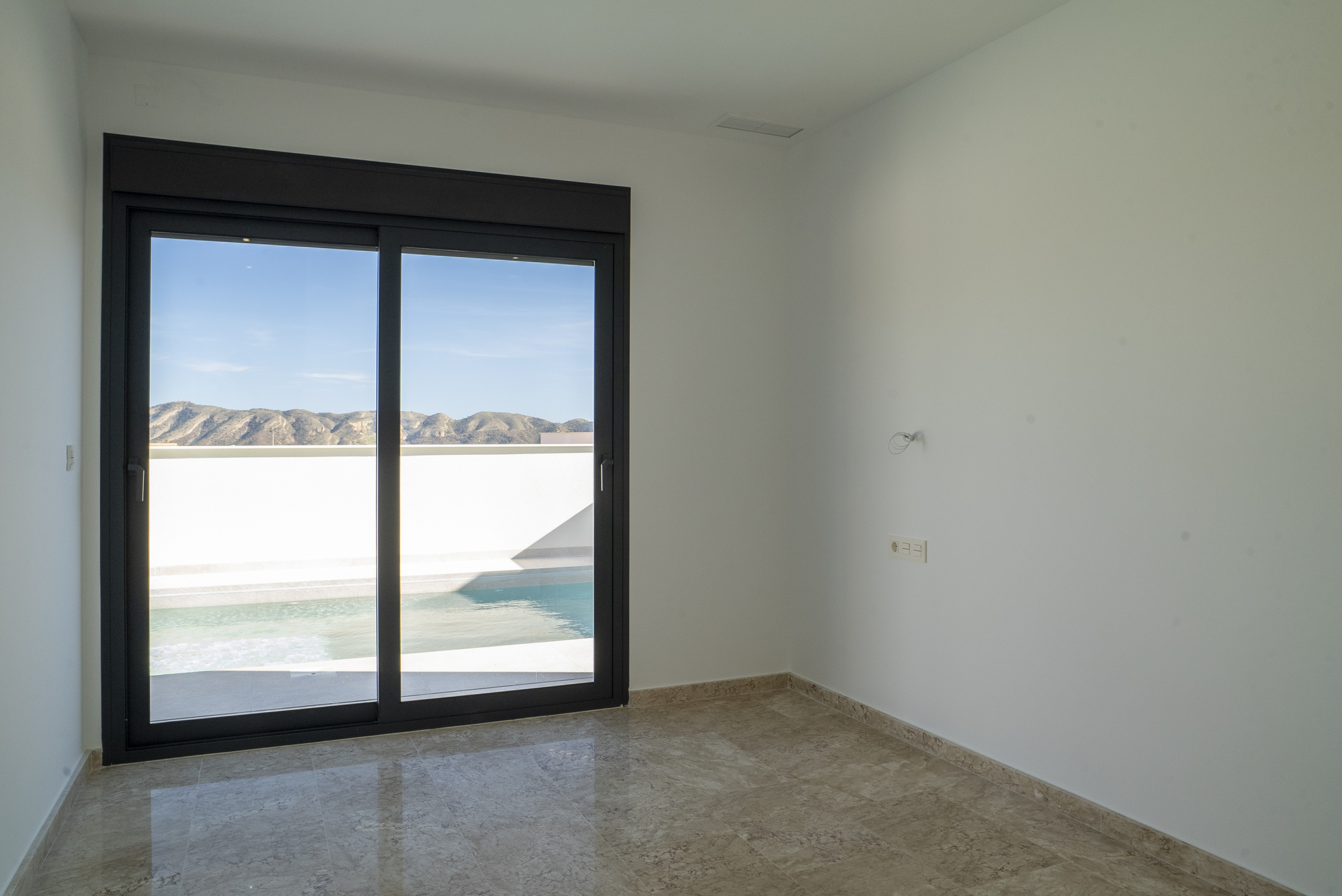 Bedroom in villa for sale in La Nucía