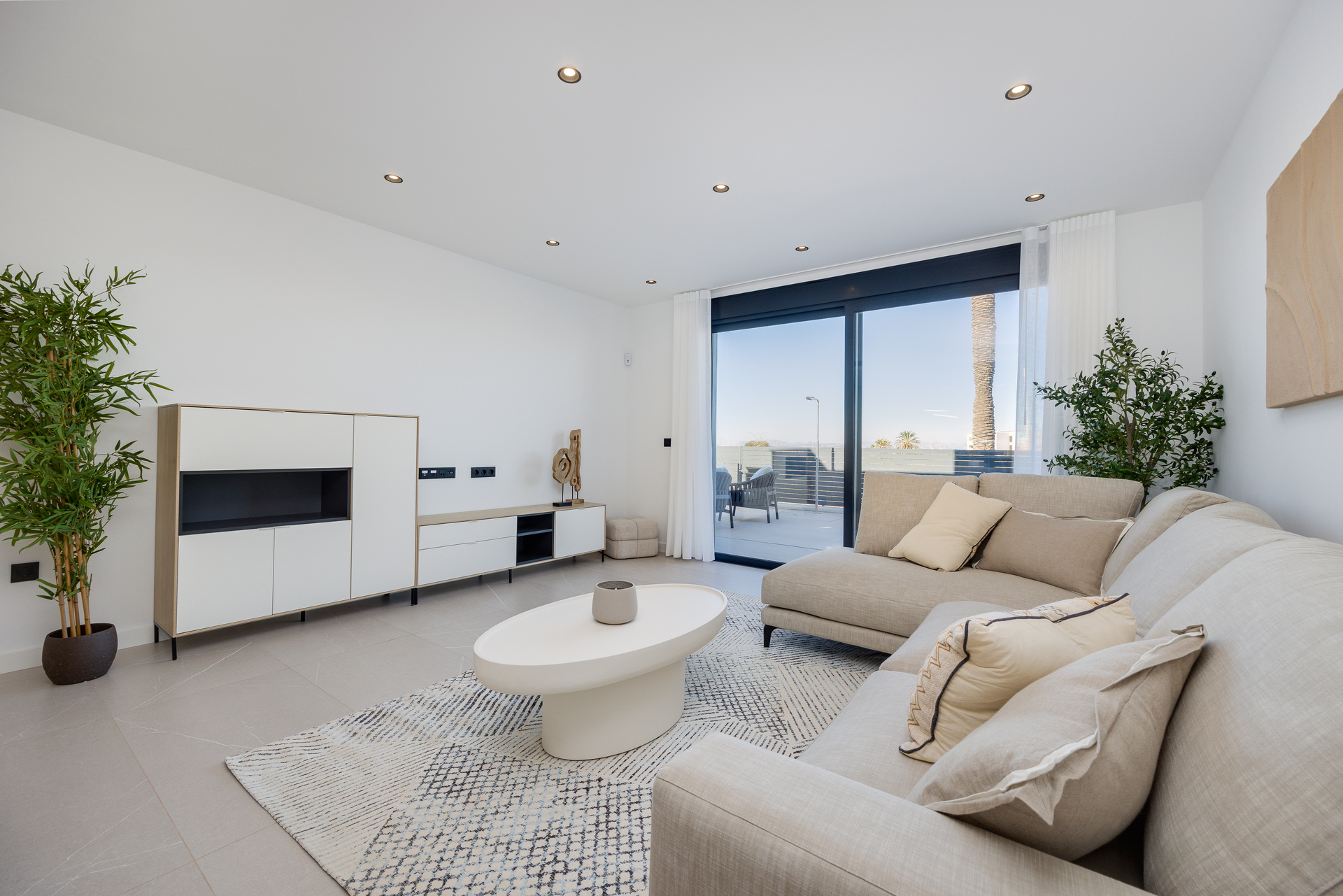 Master bedroom in villa for sale in Torrevieja