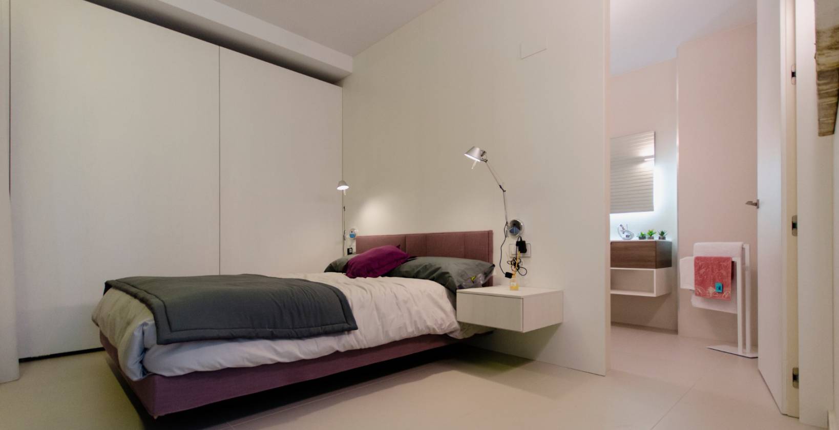 Master bedroom in villa for sale in Dehesa de Campoamor