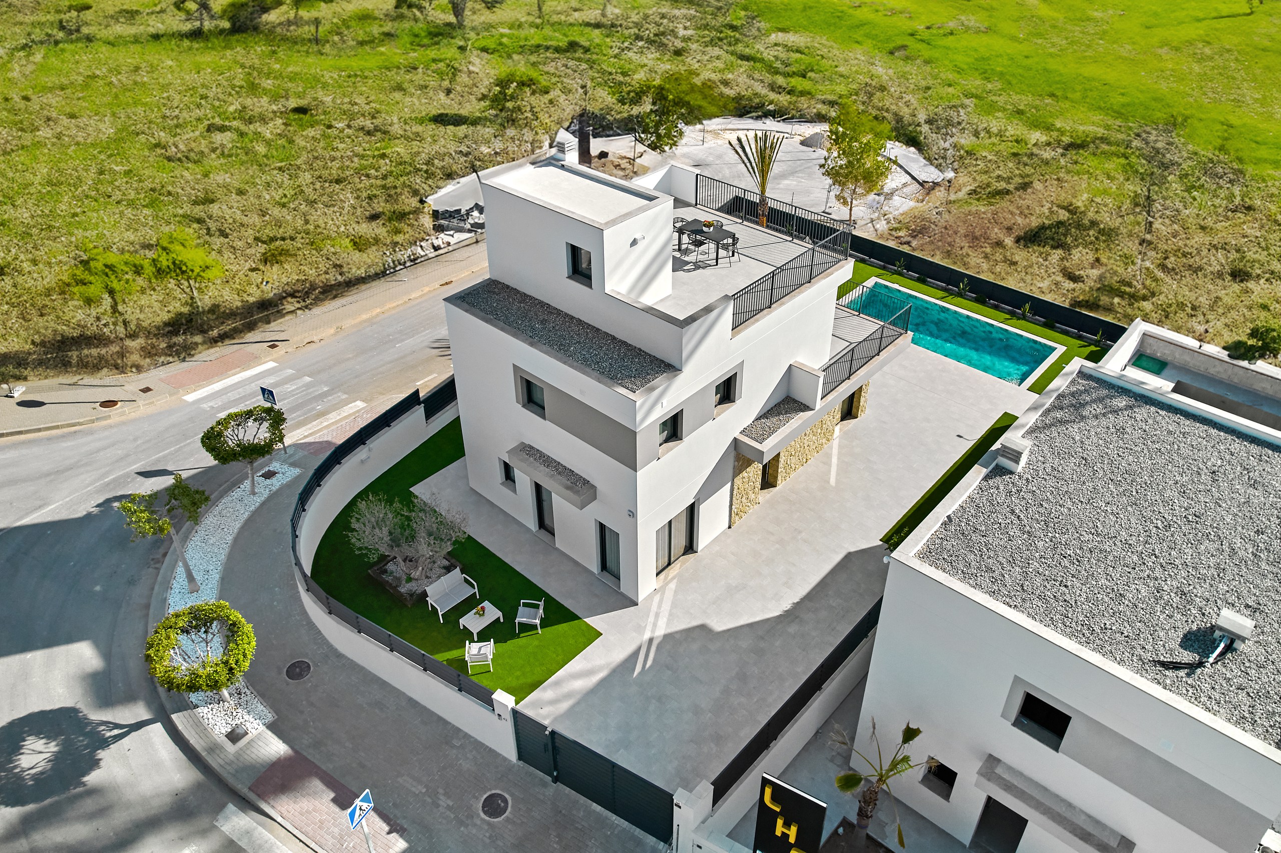 Exterior view in villa for sale in San Miguel de Salinas