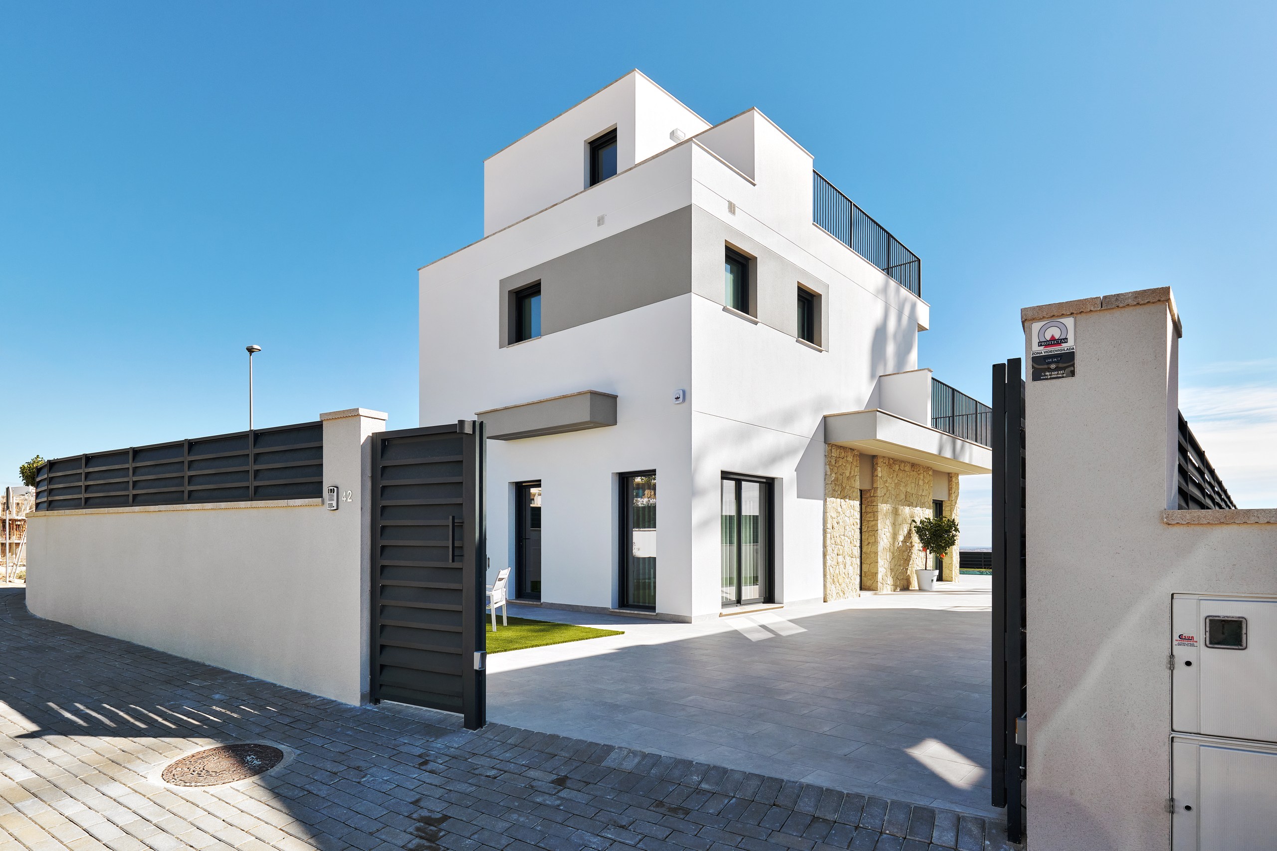 Exterior view in villa for sale in San Miguel de Salinas