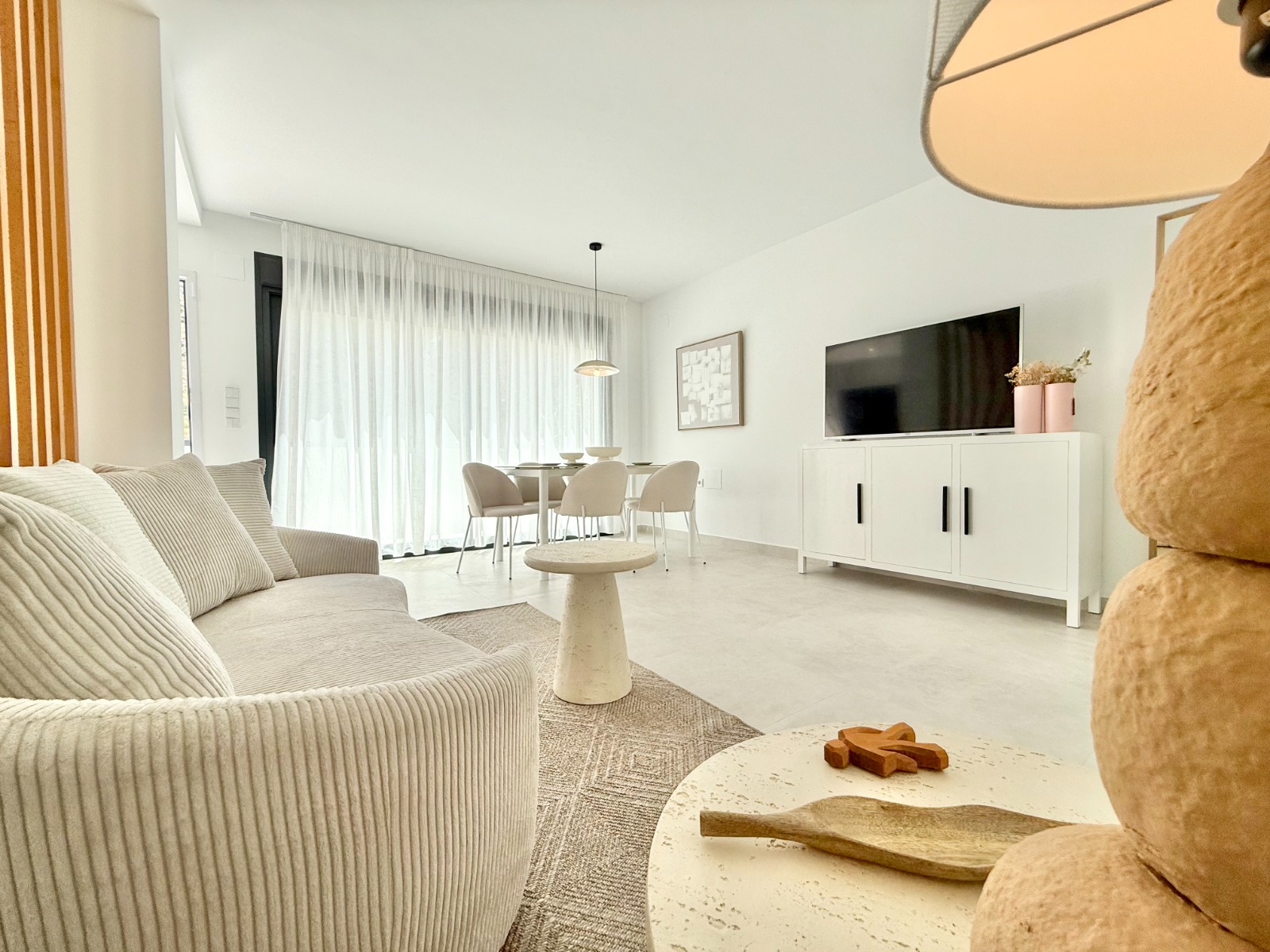 Located in the charming town of Cox, this residential complex offers an exclusive selection of 6 tow