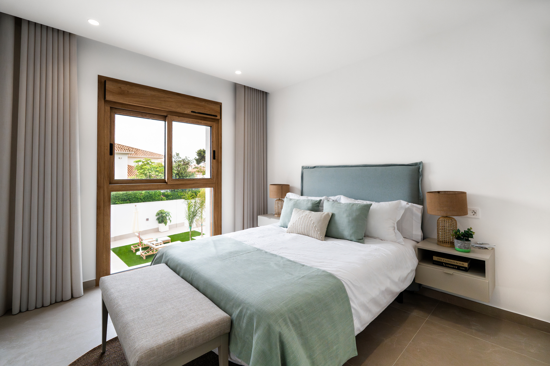 Garden in villa for sale in Orihuela Costa