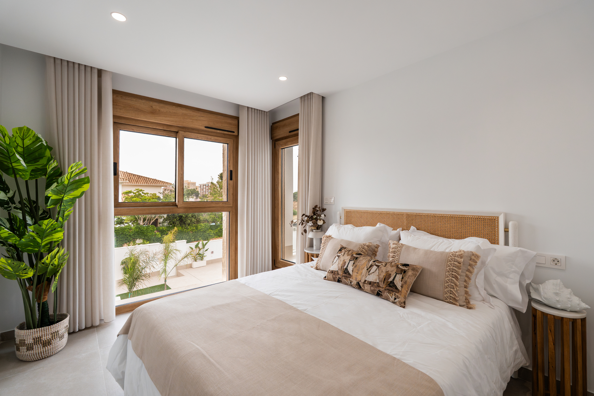 Bedroom in villa for sale in Orihuela Costa