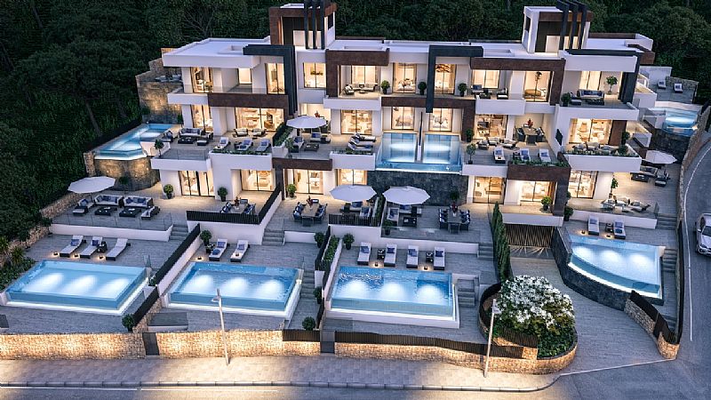 Located in the charming town of La Vila Joiosa, this townhouse offers a unique living experience wit