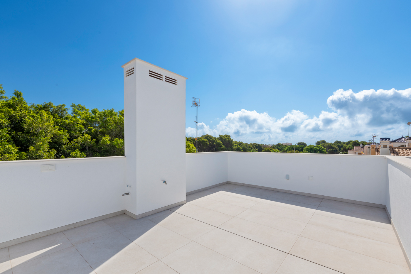 Garden in villa for sale in Pilar de la Horadada