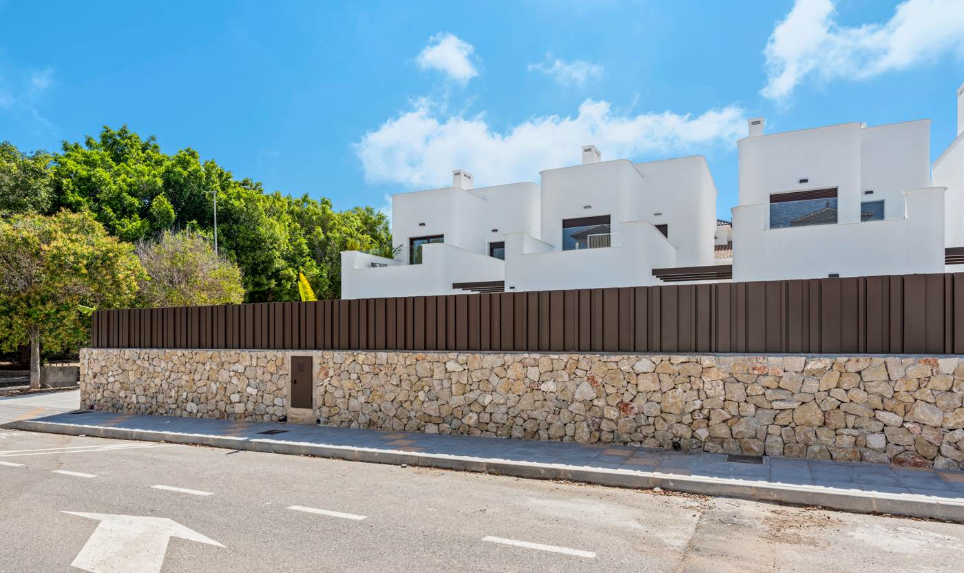 Garden in villa for sale in Pilar de la Horadada