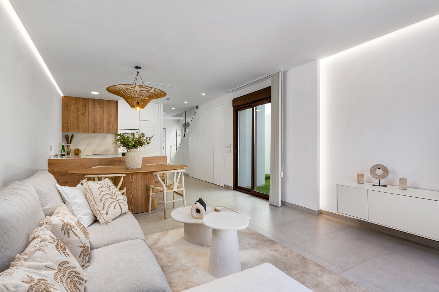 Pool area in villa for sale in Pilar de la Horadada
