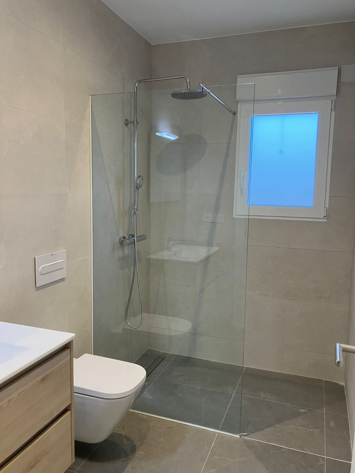 Pool area in villa for sale in Pinoso