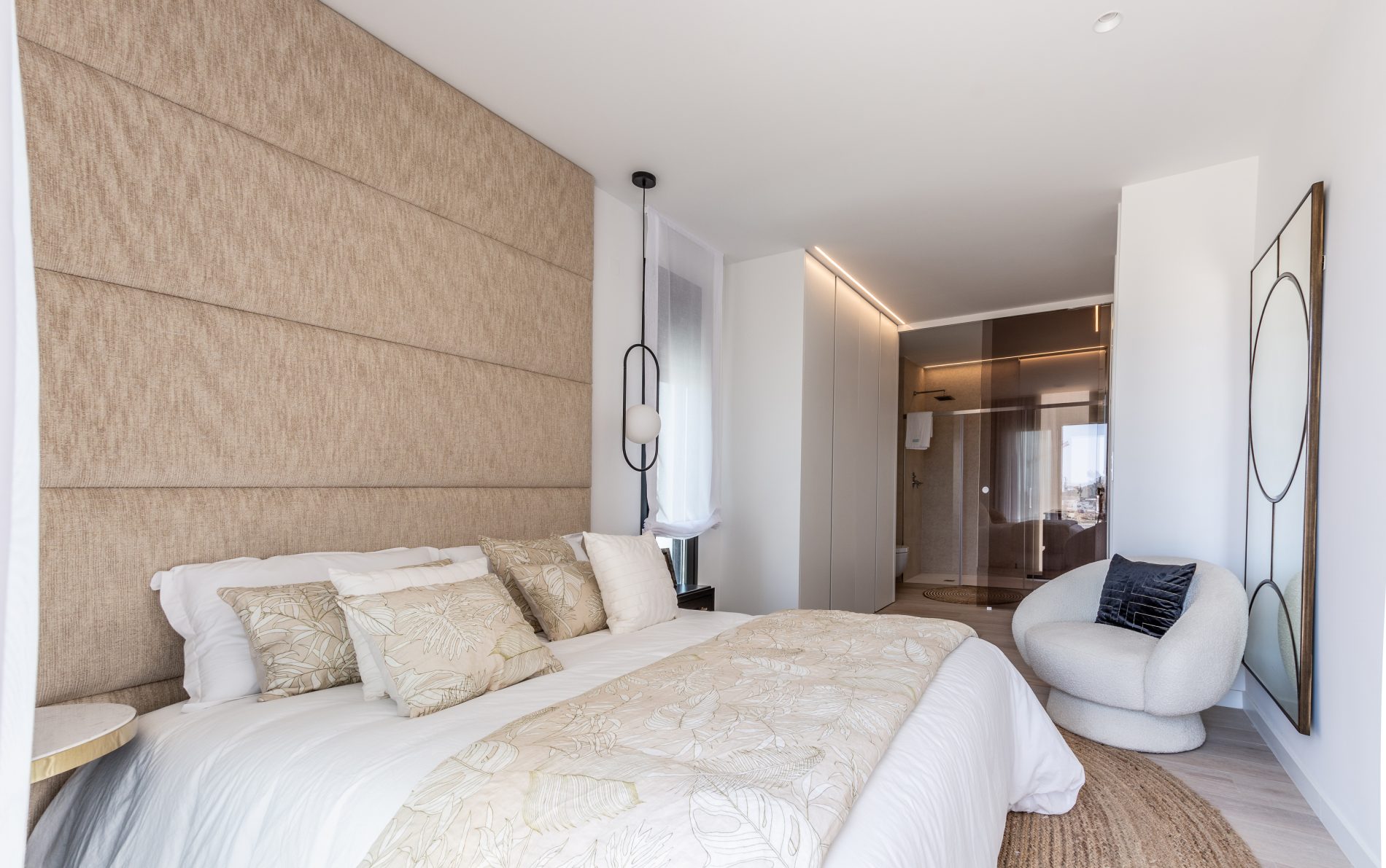 Bedroom in villa for sale in Finestrat