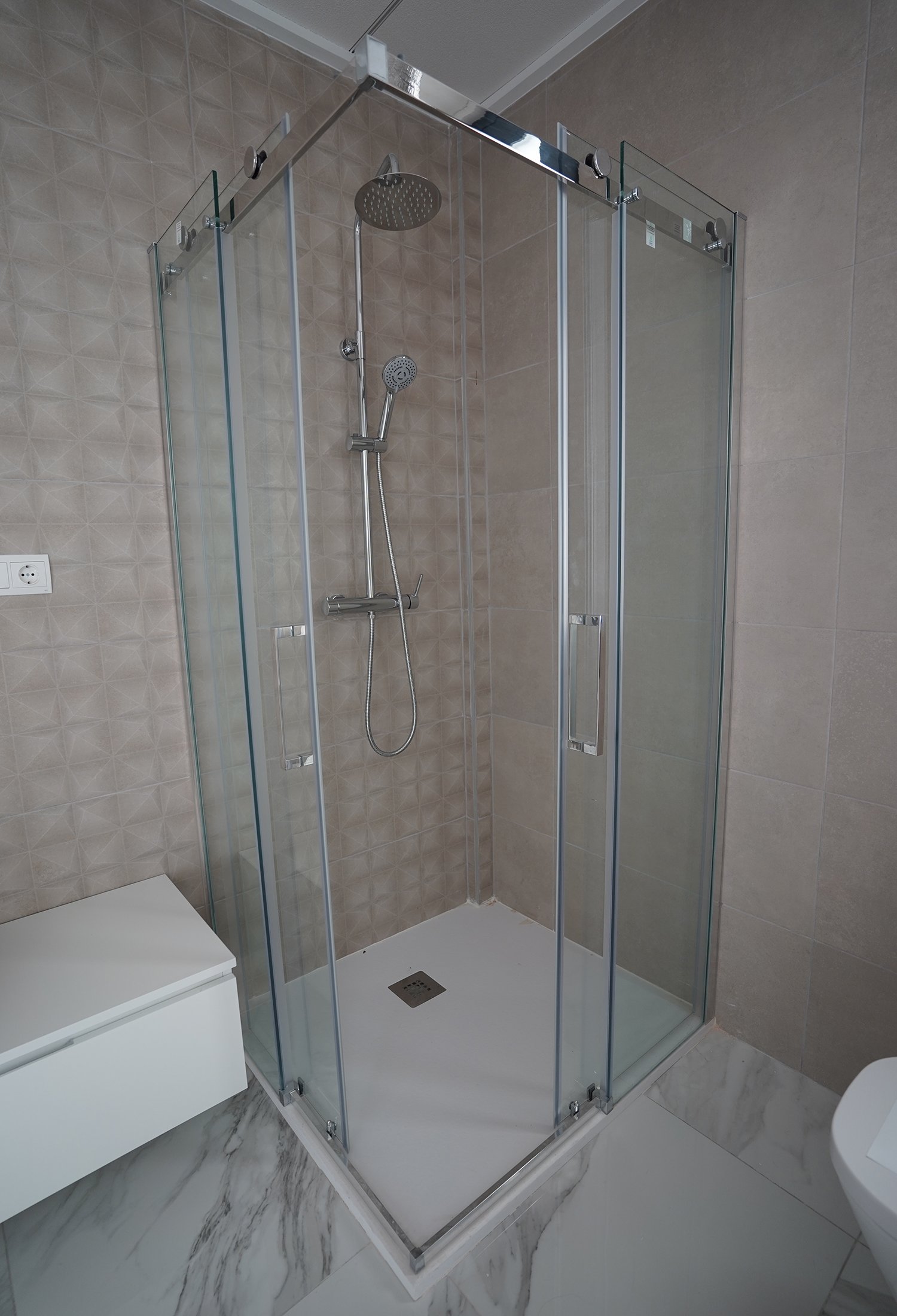 Master bedroom in villa for sale in Polop