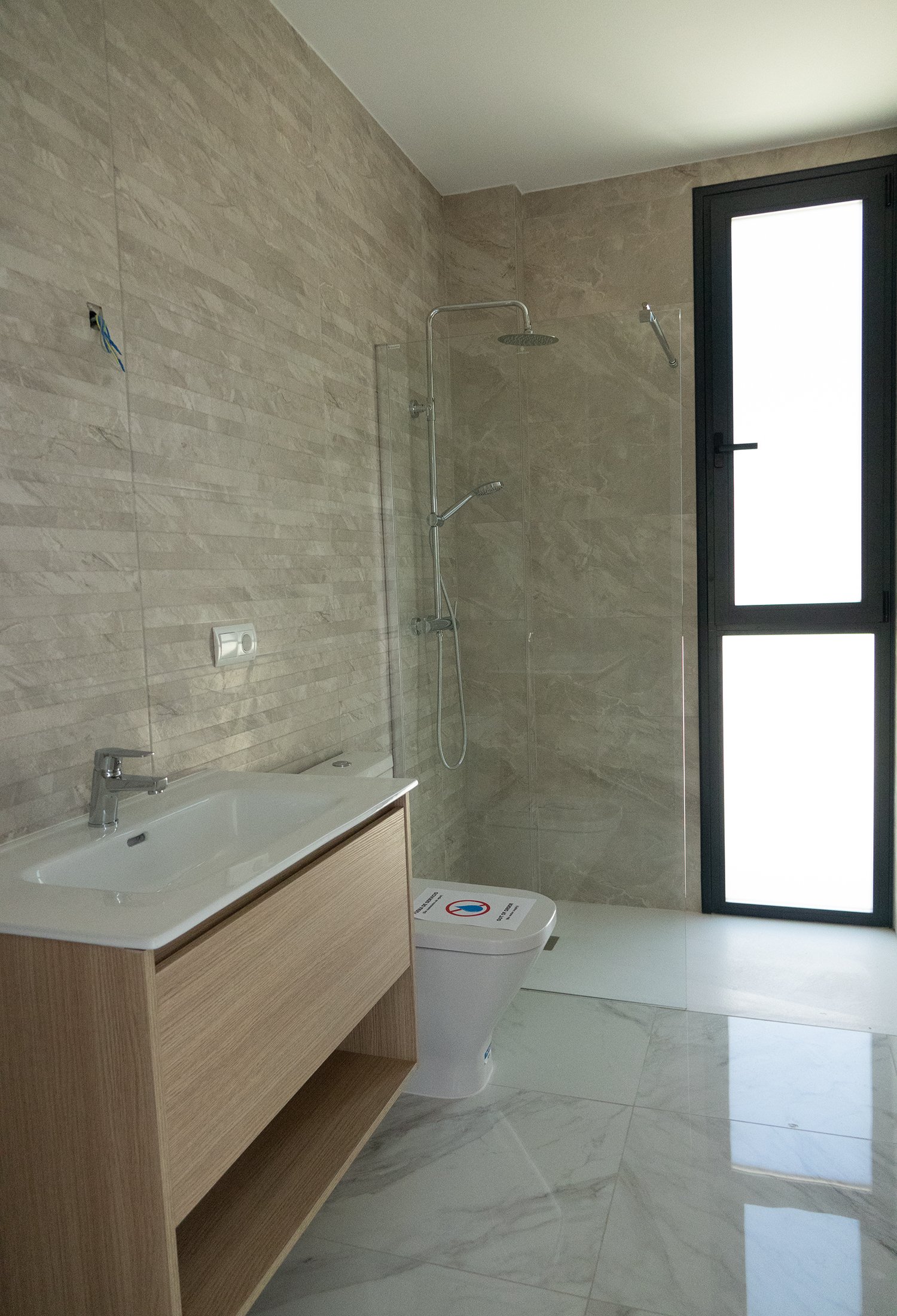 Pool area in villa for sale in Polop