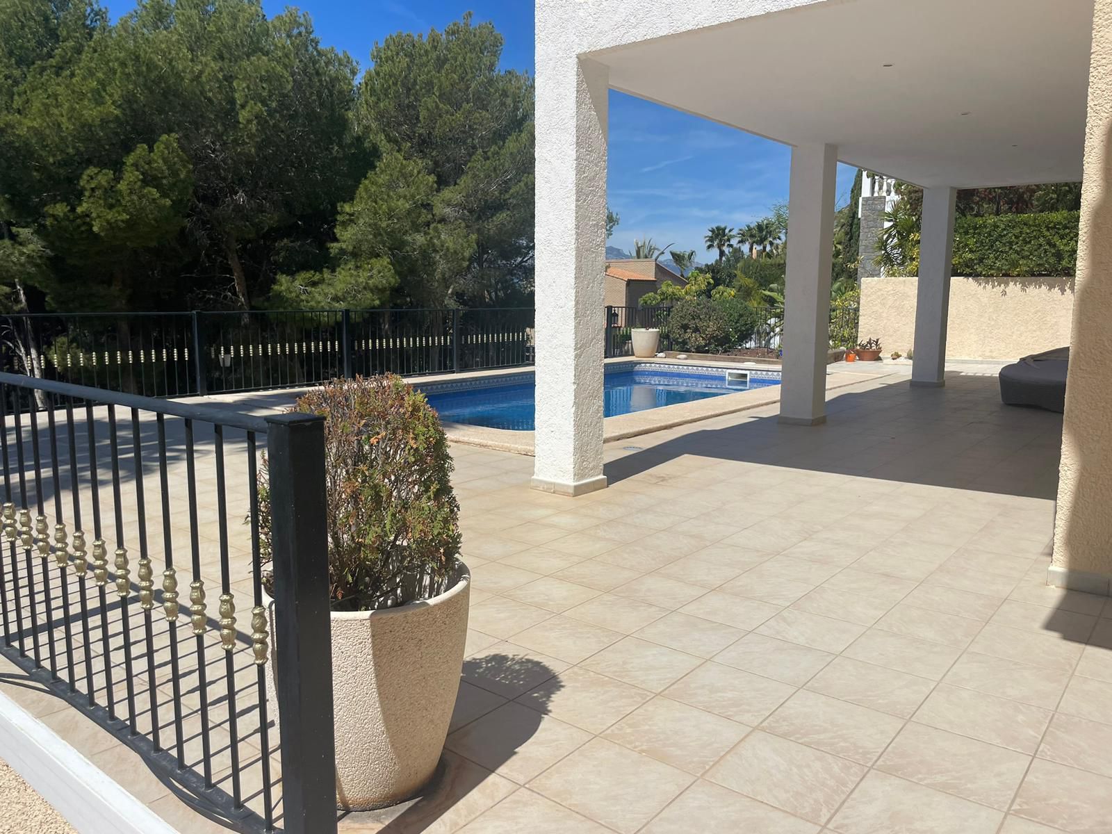 Pool area in villa for sale in Altea