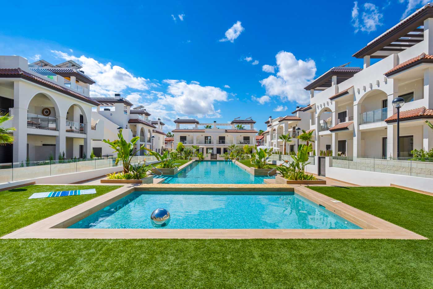 Pool area in low_bungalow for sale in Rojales