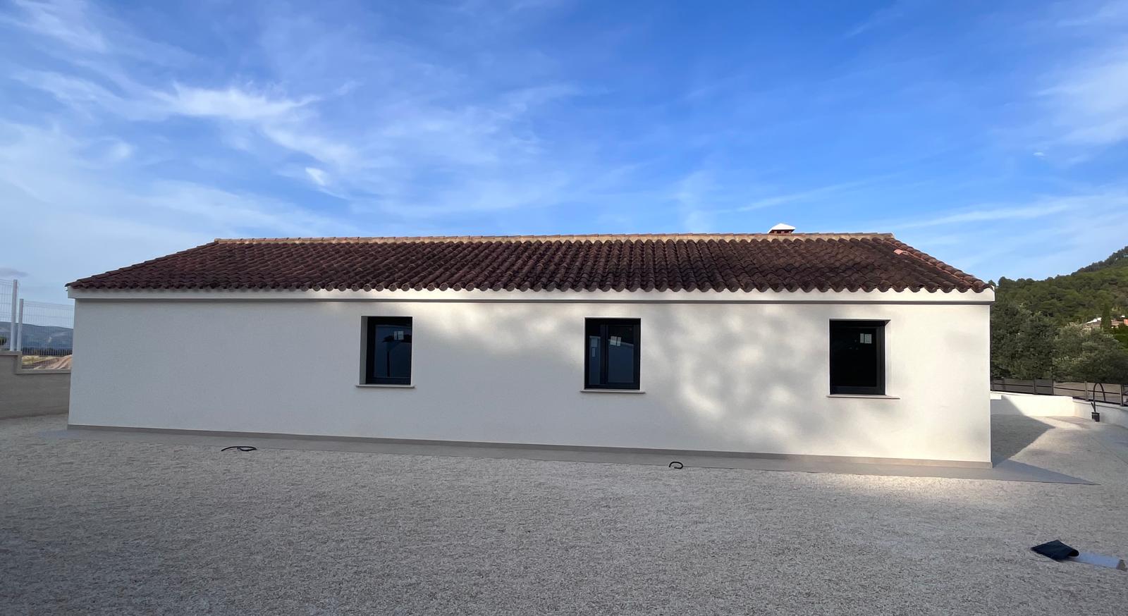 Garden in villa for sale in Penáguila