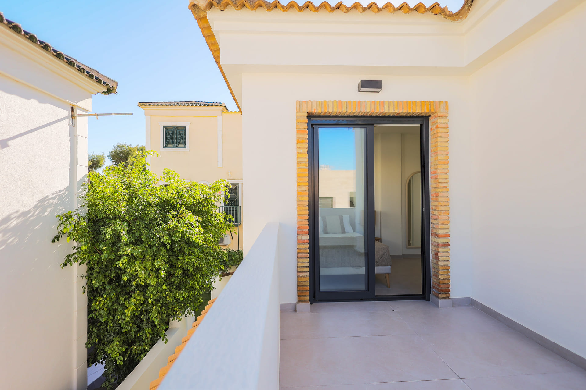 Located in the beautiful area of Orihuela Costa, this exclusive villa offers a unique opportunity to