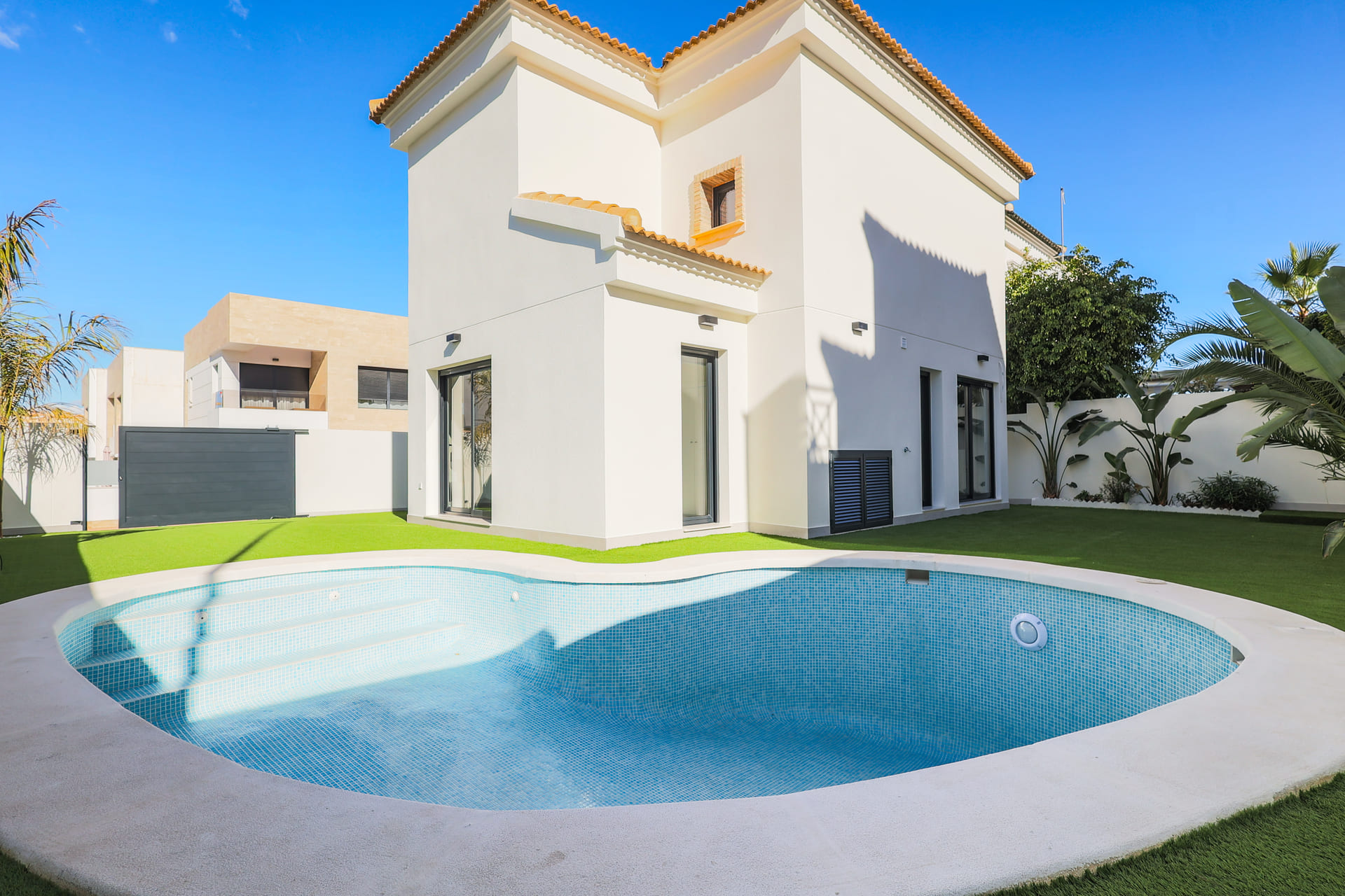 Bathroom in villa for sale in Orihuela Costa