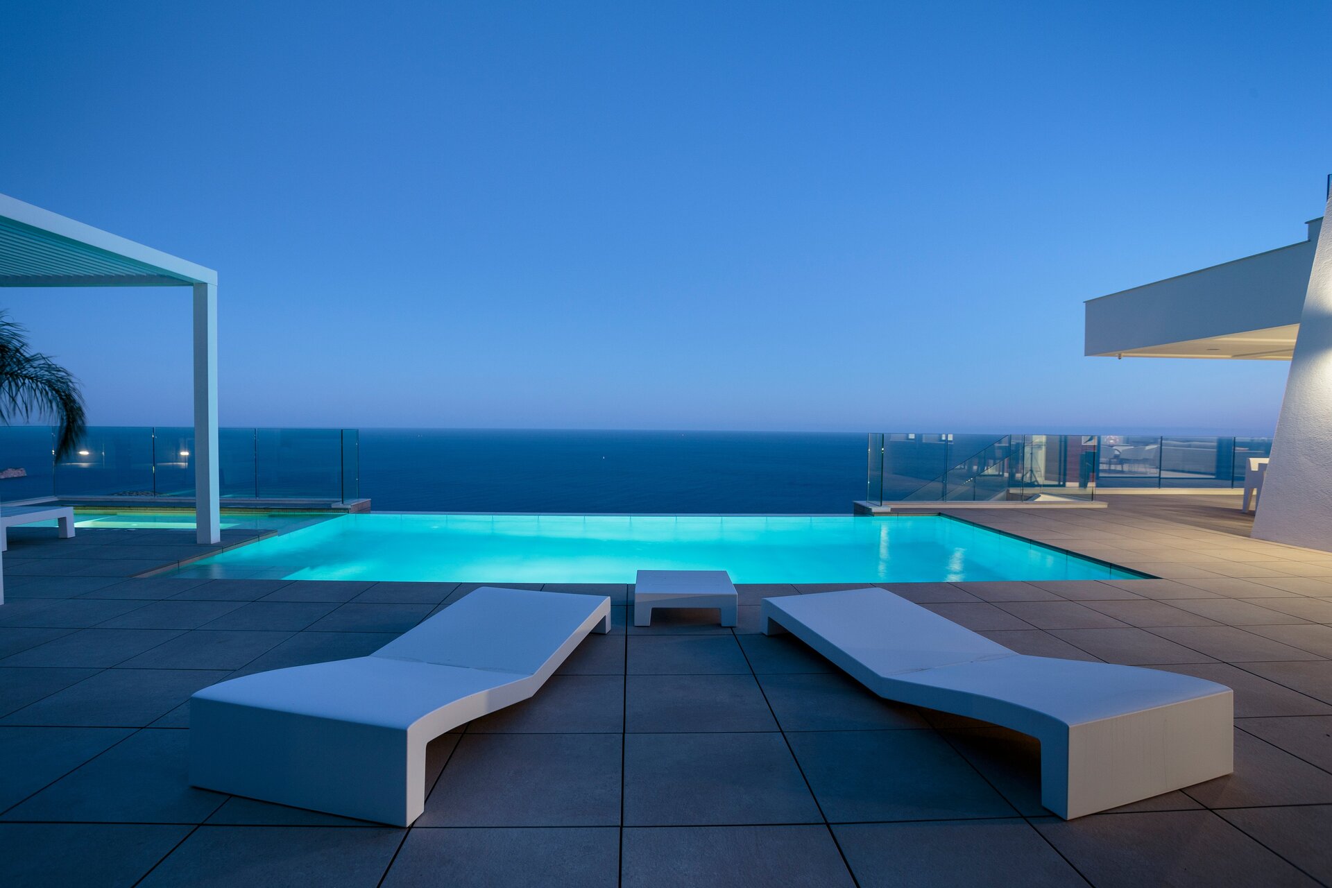 Dining area in villa for sale in Cumbre del Sol