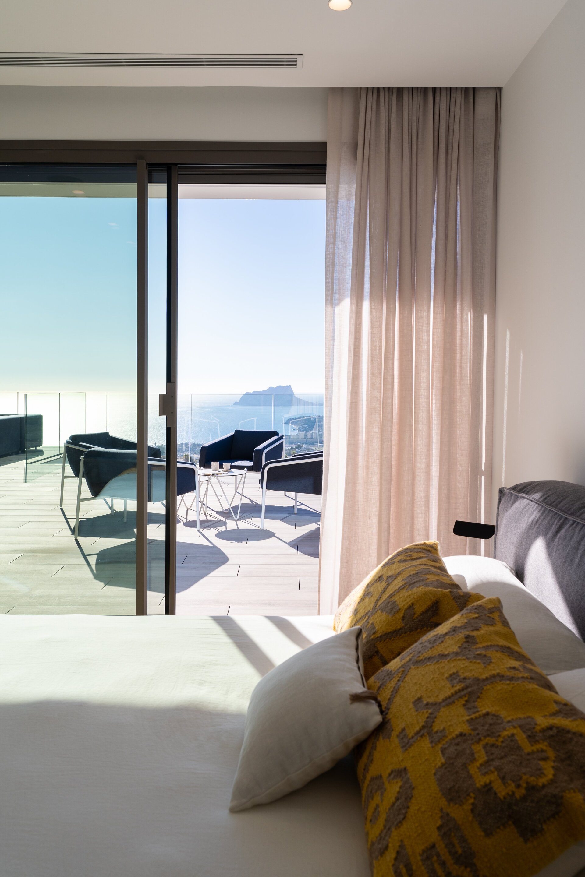 Living room in villa for sale in Cumbre del Sol