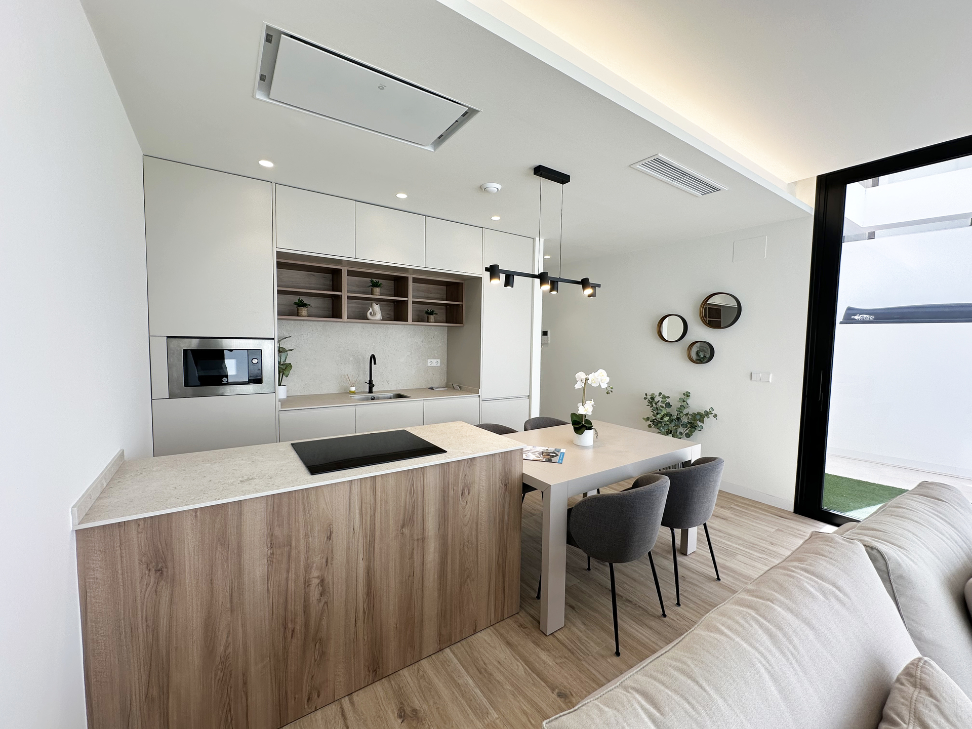 Pool area in villa for sale in Torre de la Horadada