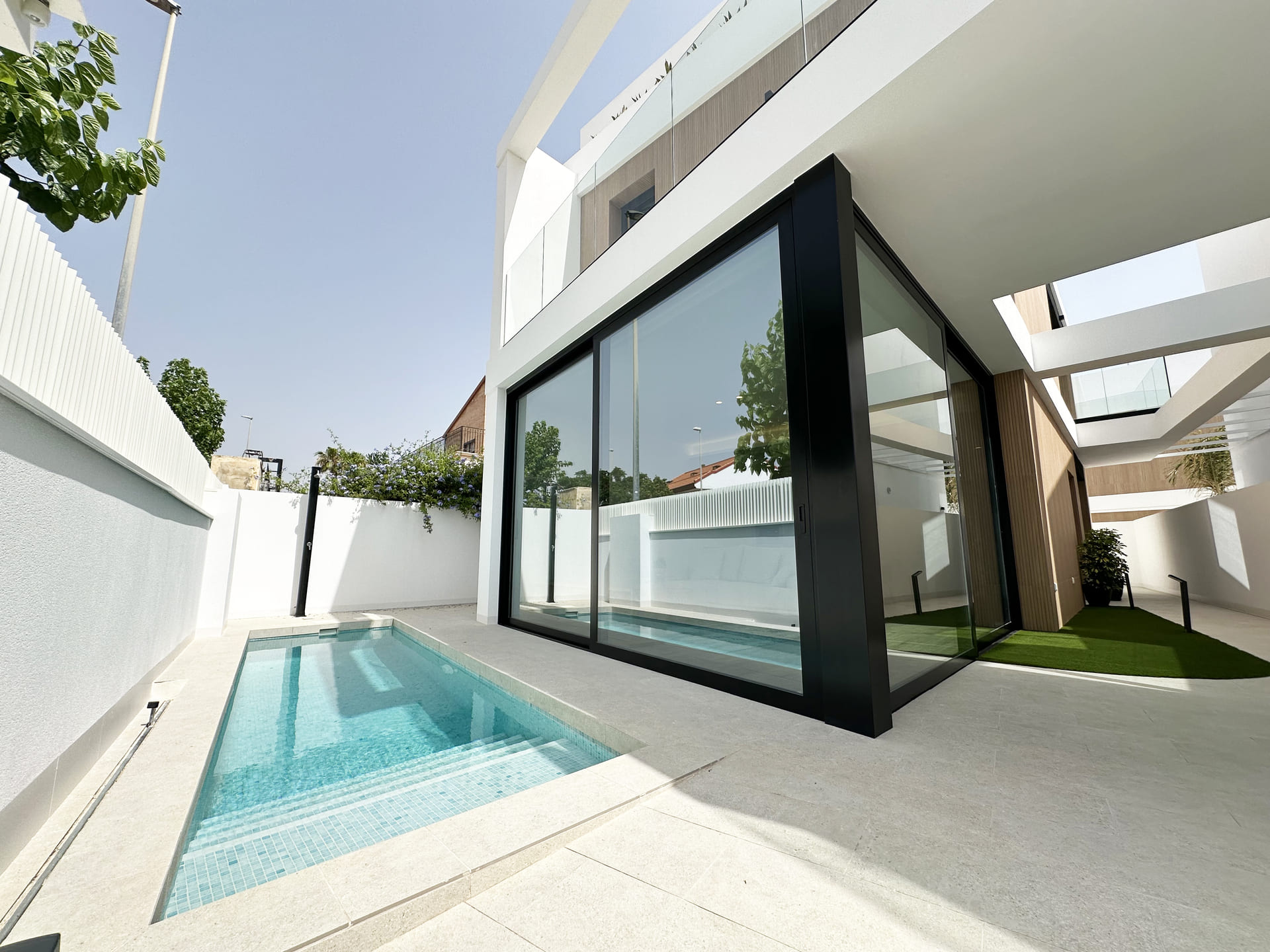 Bathroom in villa for sale in Torre de la Horadada
