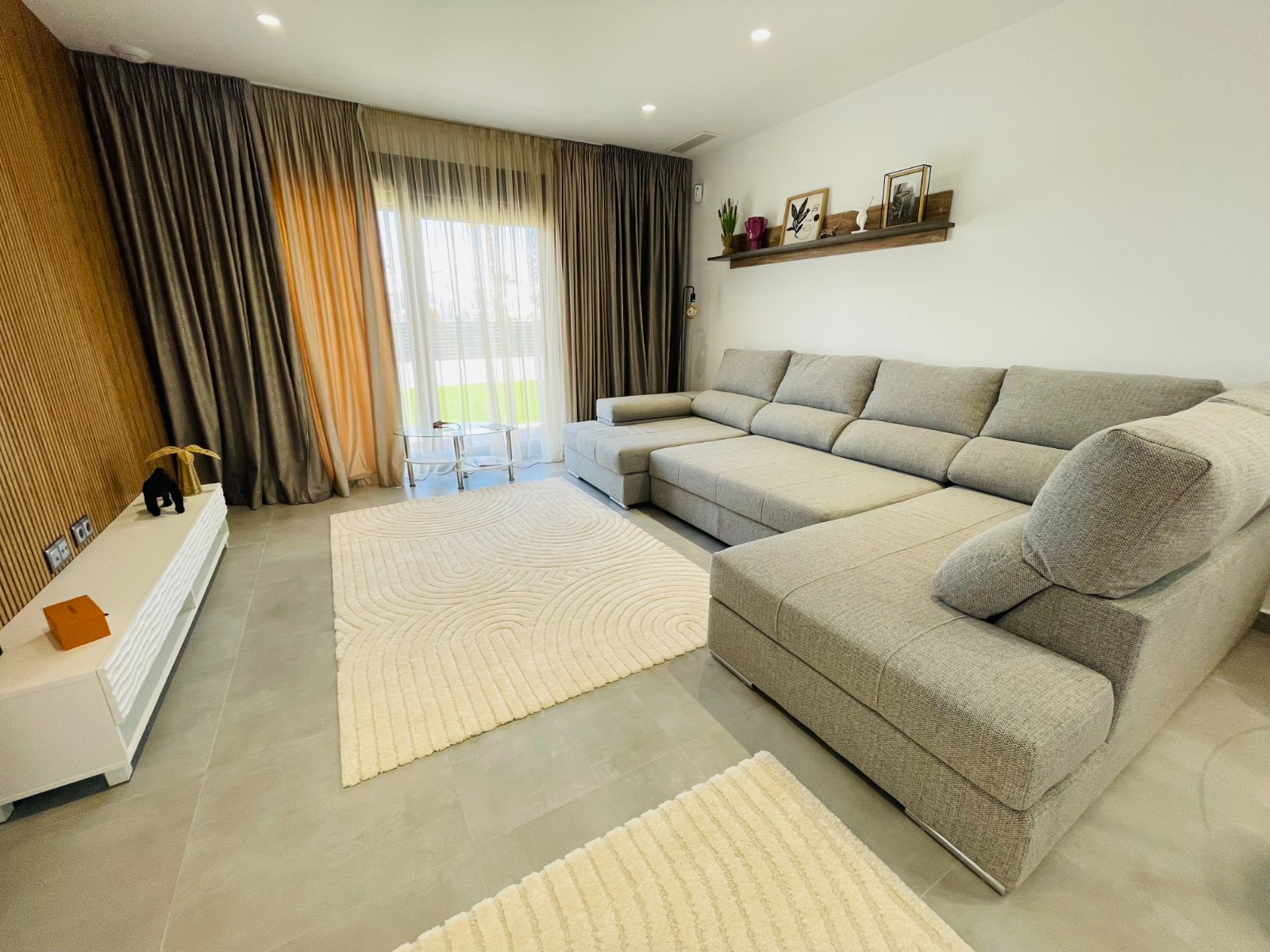 Terrace in villa for sale in Torrevieja