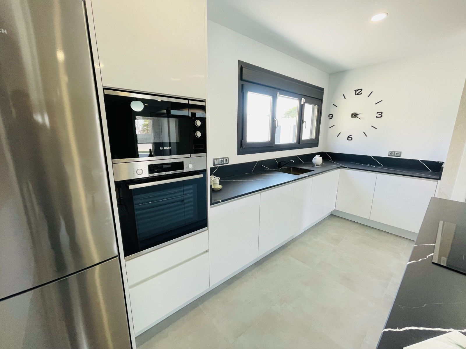 Bedroom in villa for sale in Torrevieja