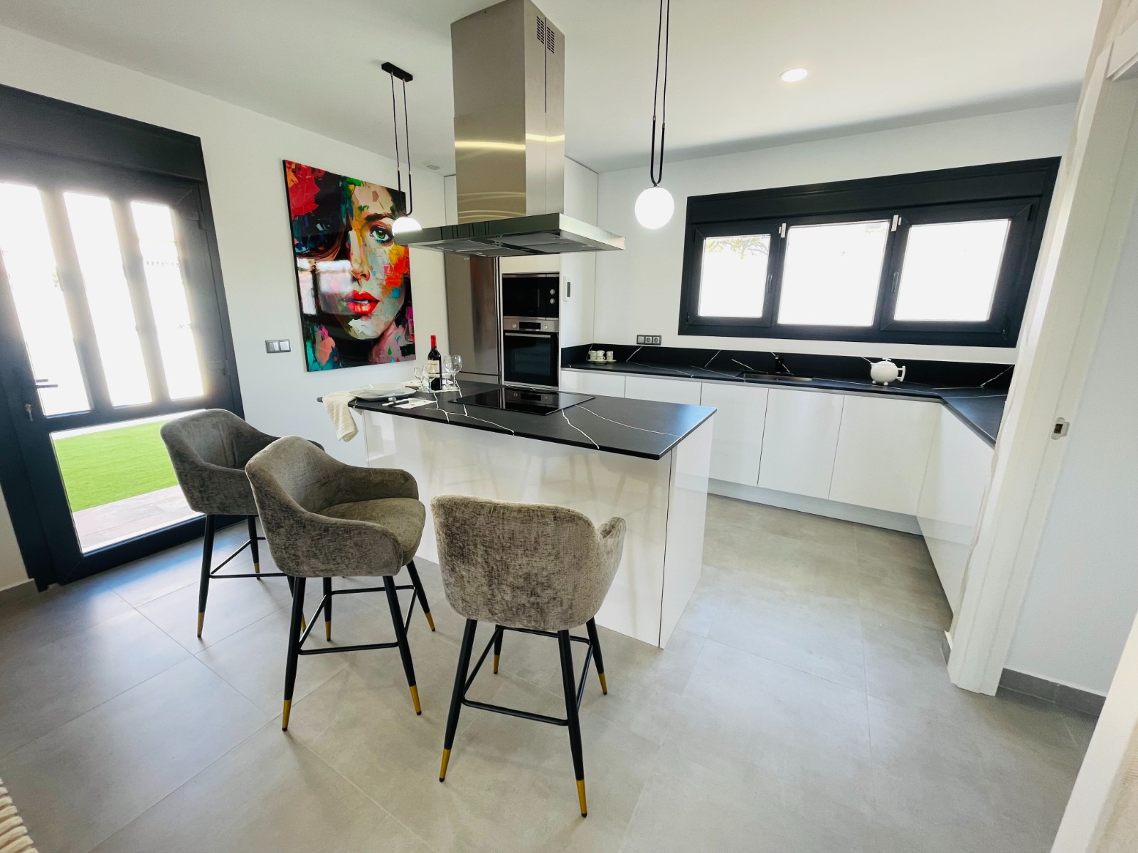 Bedroom in villa for sale in Torrevieja