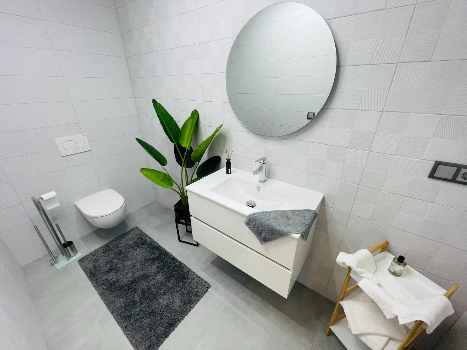 Master bedroom in villa for sale in Torrevieja